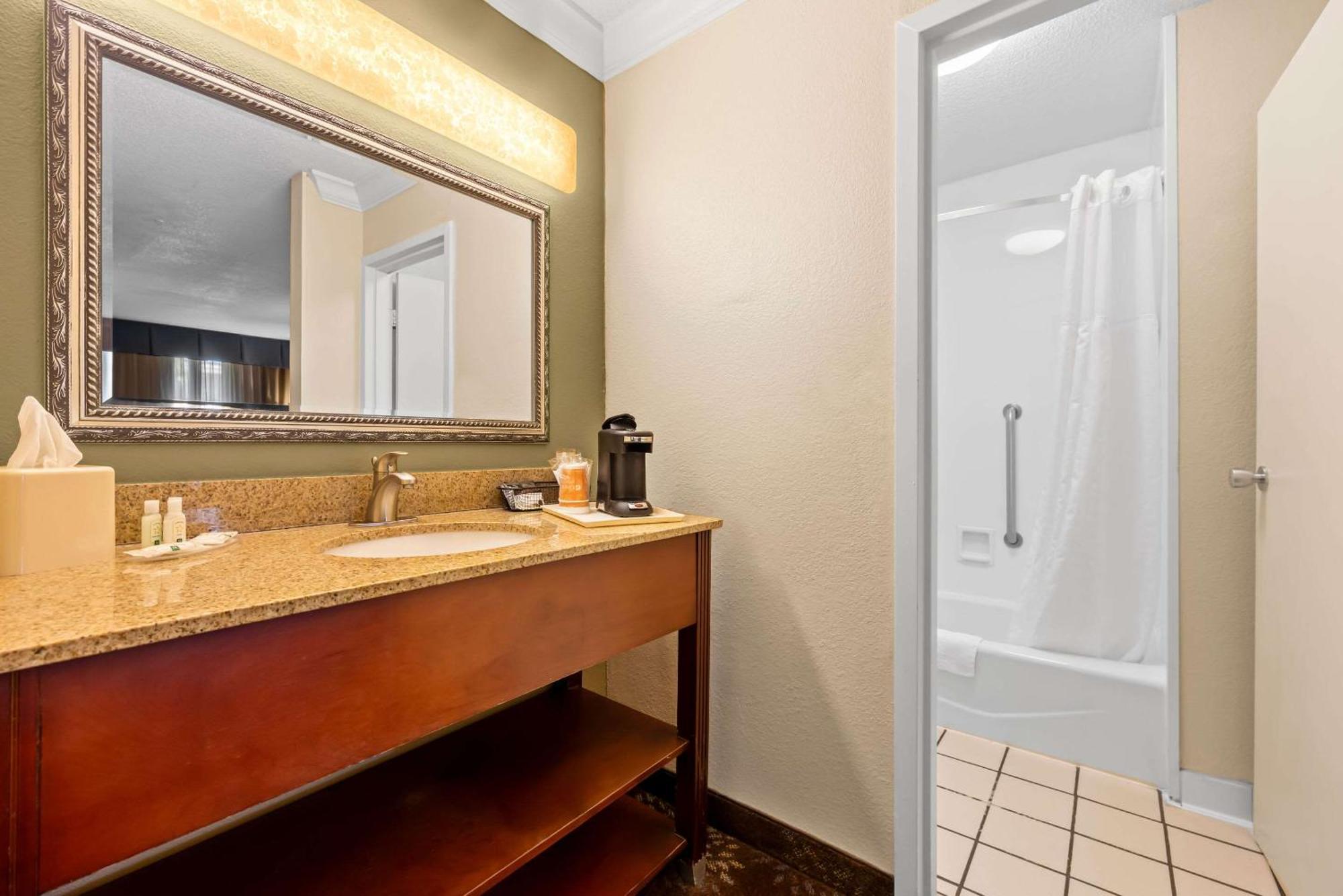 Quality Inn Морган-Сити Экстерьер фото